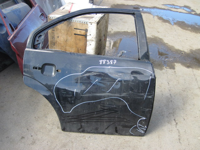 Дверь задняя правая
