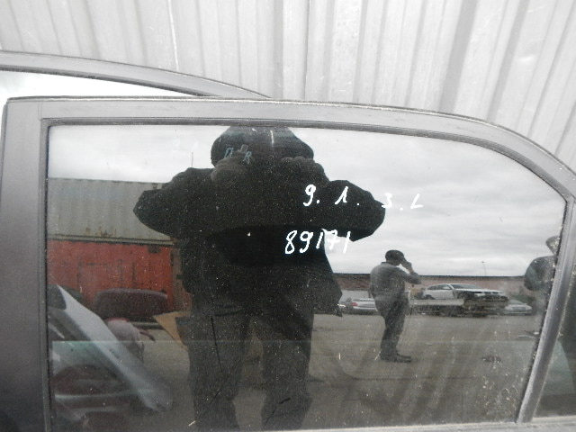 Стекло двери задней левой