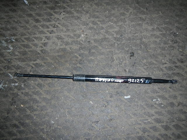 Амортизатор двери багажника