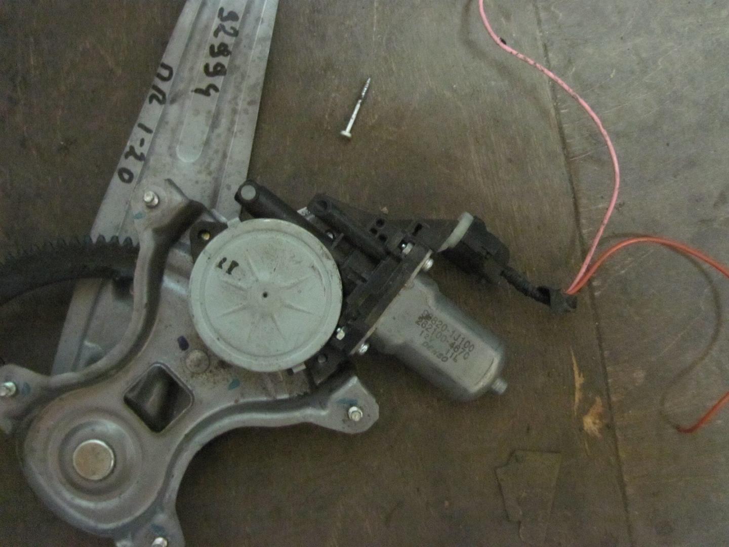 Стеклоподъемник электр. передний правый