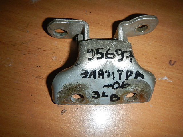 Петля двери задней левой верхняя
