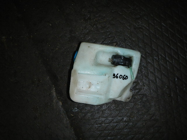 Бачок омывателя лобового стекла