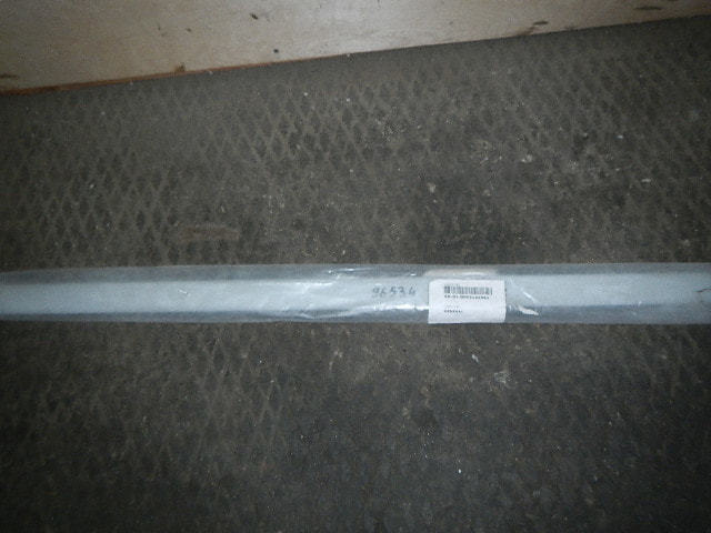 Молдинг передней левой двери