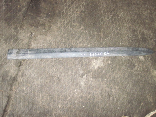 Молдинг передней правой двери