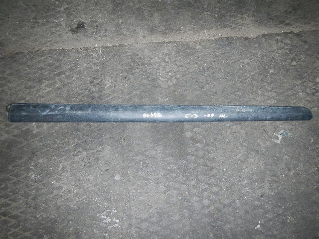 Молдинг передней левой двери