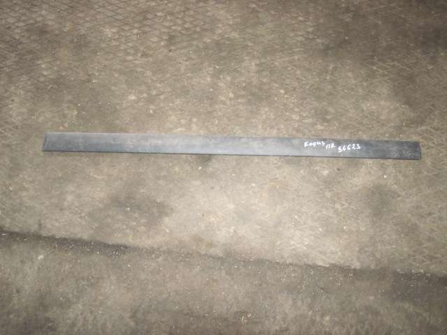 Молдинг передней правой двери