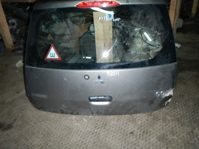 Дверь багажника