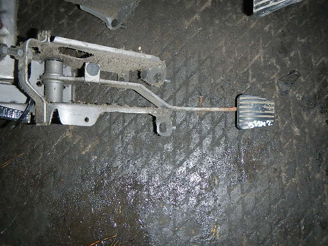 Педаль сцепления