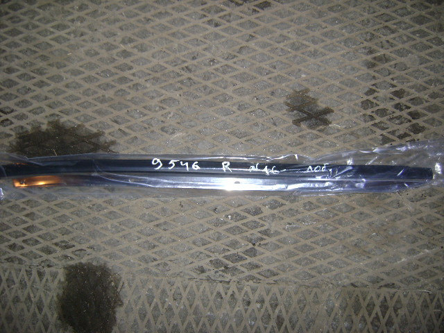 Молдинг лобового стекла