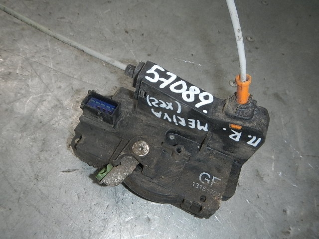 Замок двери передней правой