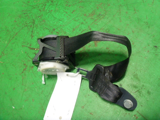 Ремень безопасности