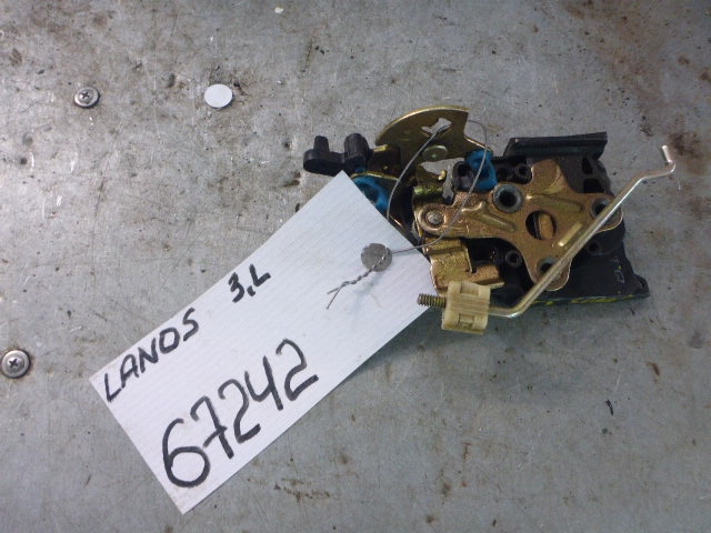 Замок двери задней левой