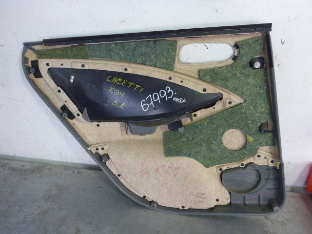 Обшивка двери задней правой