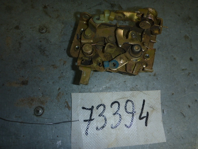 Замок двери передней правой