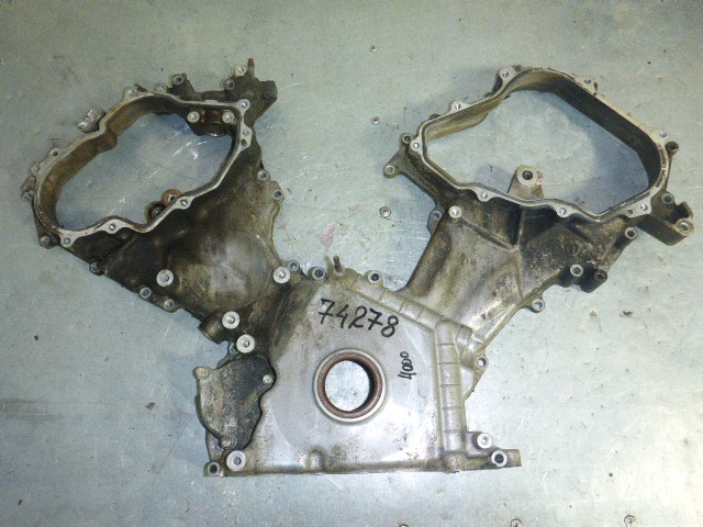 Крышка двигателя передняя