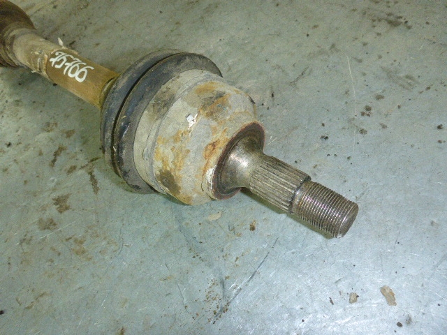 Полуось передняя левая