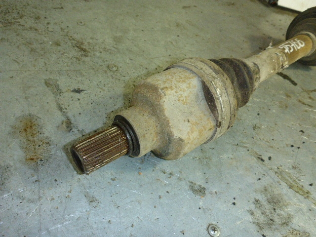 Полуось передняя левая