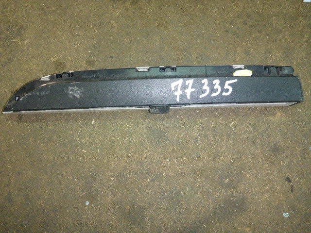 Шторка багажника