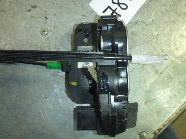 Замок двери задней правой