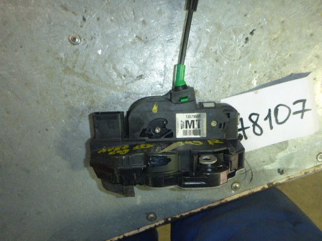 Замок двери задней правой