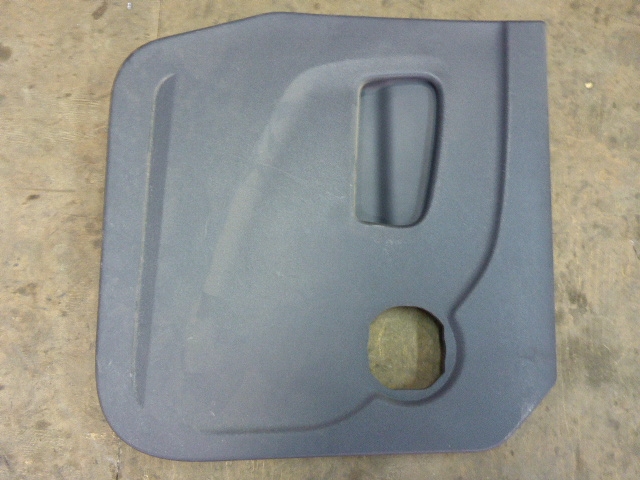 Обшивка двери задней левой