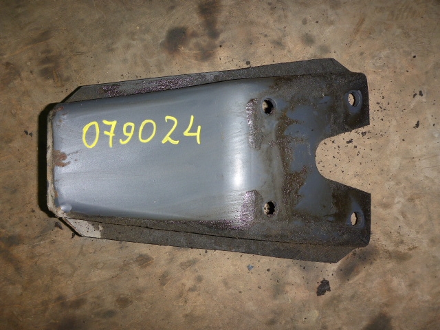 Кронштейн амортизатора