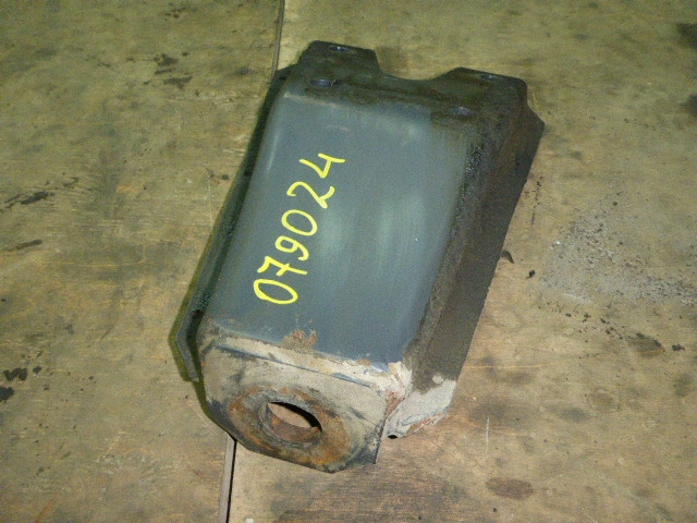 Кронштейн амортизатора