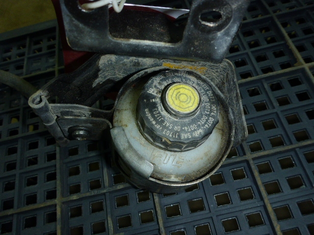 Бачок главного цилиндра сцепления