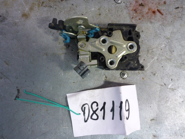 Замок двери задней левой