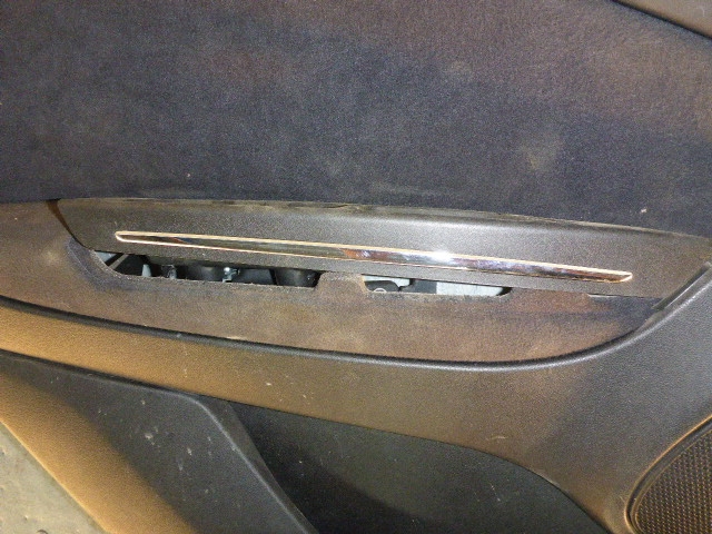 Обшивка двери задней левой