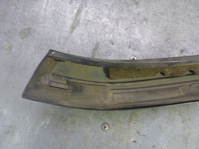 Молдинг лобового стекла