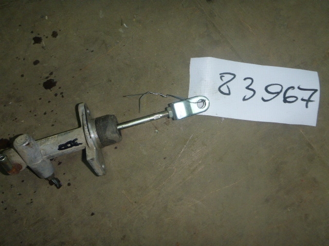 Цилиндр сцепления главный