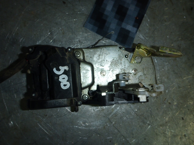 Замок двери задней правой