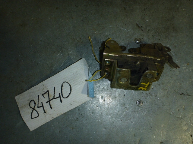 Замок двери задней левой