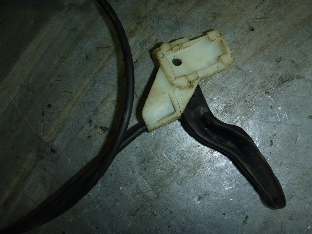 Трос открывания капота