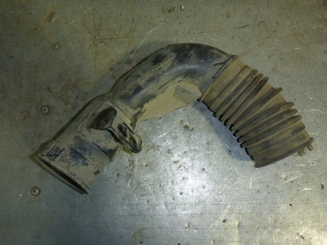 Патрубок воздушного фильтра