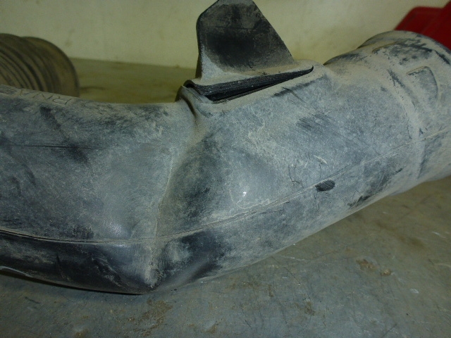 Патрубок воздушного фильтра