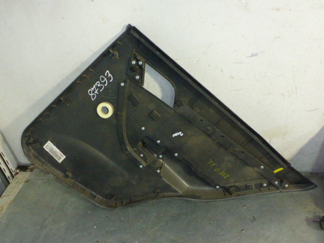 Обшивка двери задней левой