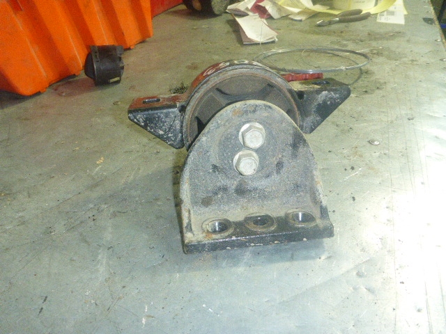 Опора двигателя правая