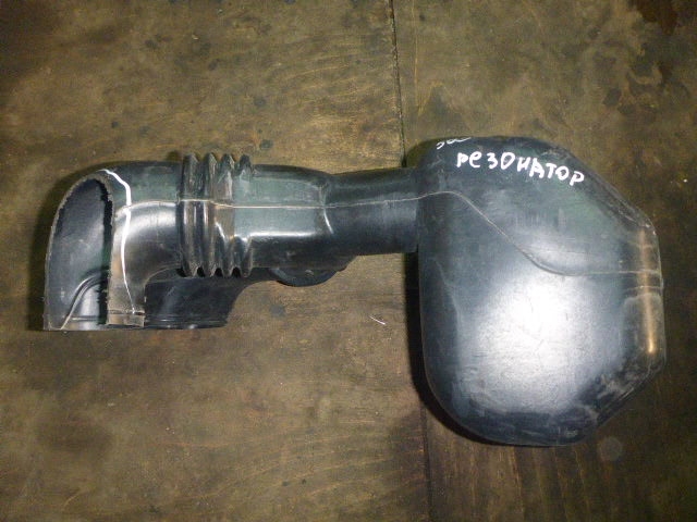 Резонатор воздушного фильтра