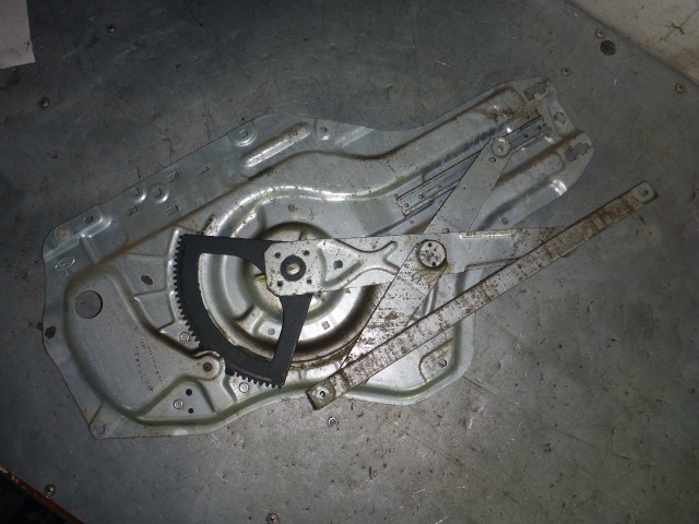 Стеклоподъемник электр. передний левый