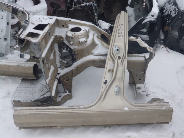 Порог со стойкой левый