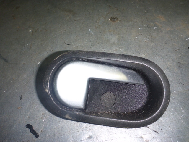 Ручка двери передней внутренняя правая