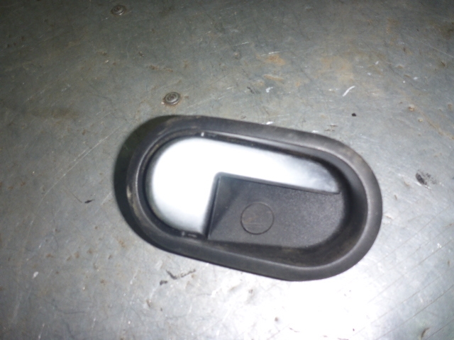 Ручка двери задней внутренняя правая