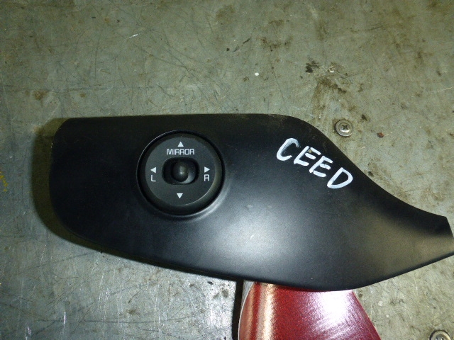 Переключатель регулировки зеркал