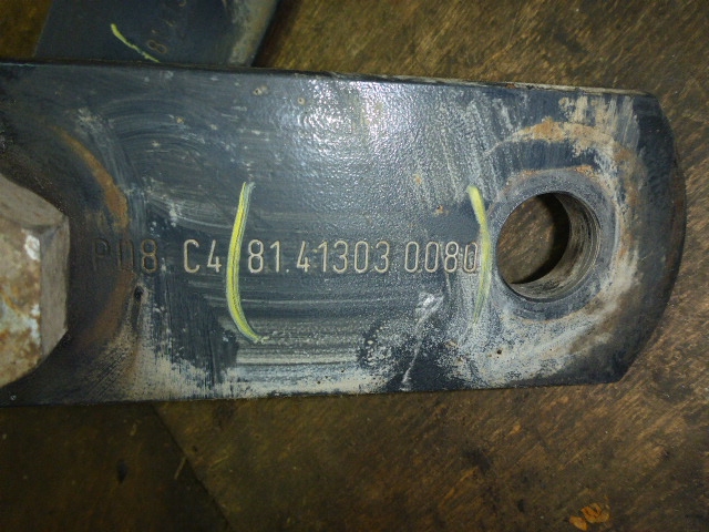 Серьга передней рессоры