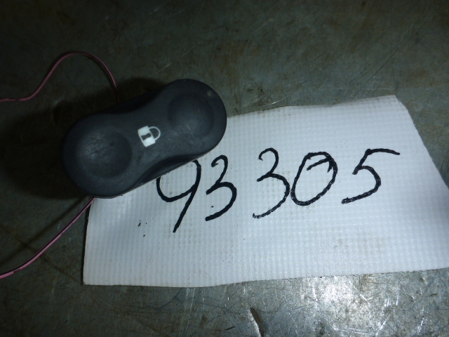 Кнопка центрального замка