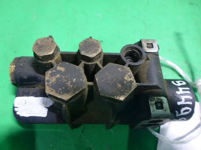 Регулятор давления тормозной системы