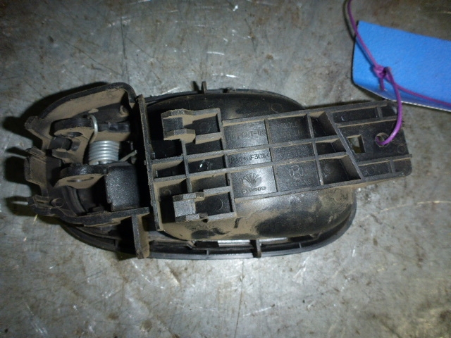 Ручка двери задней внутренняя левая