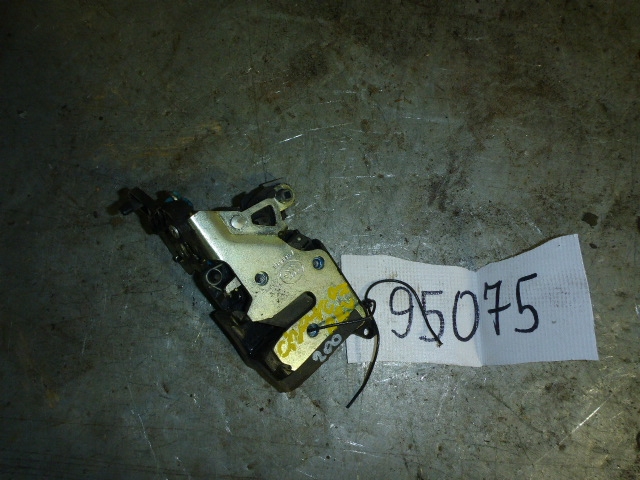 Замок двери задней левой